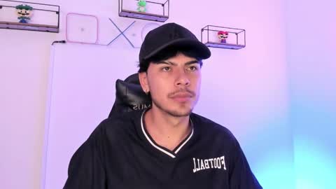 Snapshot of izack_01 chatting on April 15, 2026, 5:09 pm izack_01 online show from April 15, 2026, 5:09 pm