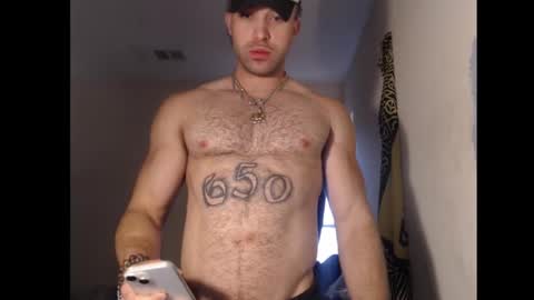 Snapshot of izak144 chatting on December 16, 2024, 5:33 pm izak144 online show from December 16, 2024, 5:33 pm