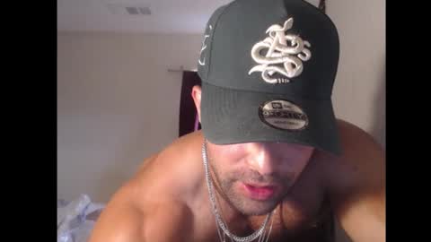 Snapshot of izak144 chatting on October 13, 2025, 9:48 pm izak144 online show from October 13, 2025, 9:48 pm