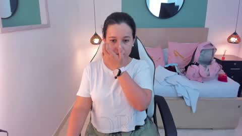 Iza online show from December 6, 2024, 7:23 pm