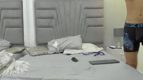 izato online show from February 22, 2025, 5:35 pm