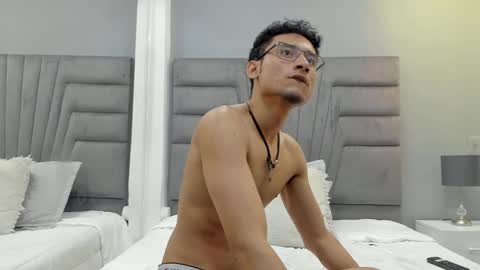 izato online show from February 24, 2025, 2:26 pm