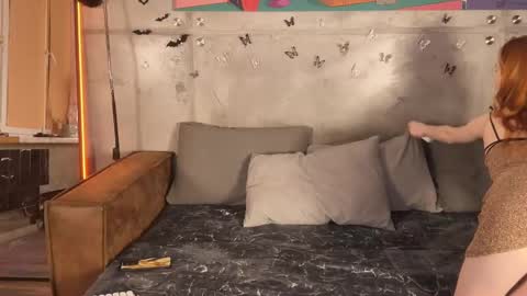 izi online show from February 13, 2025, 6:27 pm