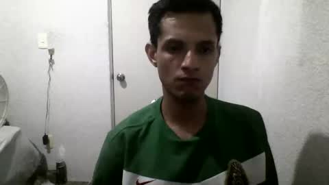 Snapshot of izmaelr chatting on April 9, 2026, 8:42 am Jonathan online show from April 9, 2026, 8:42 am