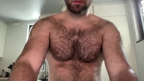 Izylduur online show from November 3, 2025, 8:48 am