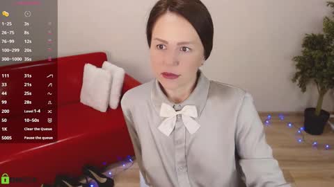 Snapshot of izzy_cam chatting on March 4, 2026, 5:35 am Queen of nylon Victoria online show from March 4, 2026, 5:35 am