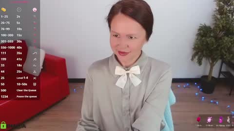 Queen of nylon  Victoria online show from June 3, 2026, 5:21 am