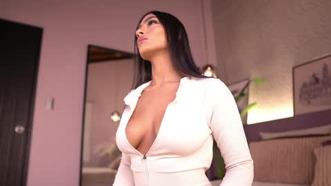 izzywild1 online show from May 15, 2026, 11:06 am