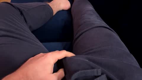 Snapshot of j0n275 chatting on November 19, 2025, 12:10 am j0n275 online show from November 19, 2025, 12:10 am