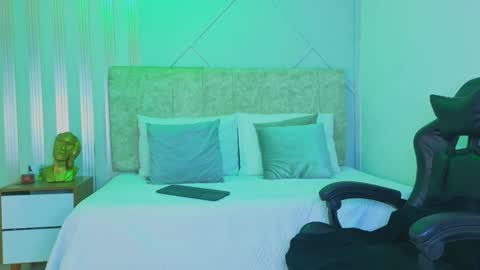 j_belle_ online show from March 26, 2026, 2:00 pm