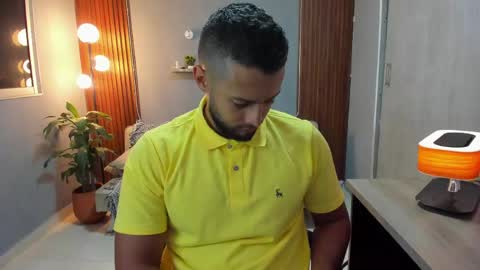 Calix  Independient model Insta and twt Calixsnake online show from April 19, 2026, 11:40 pm