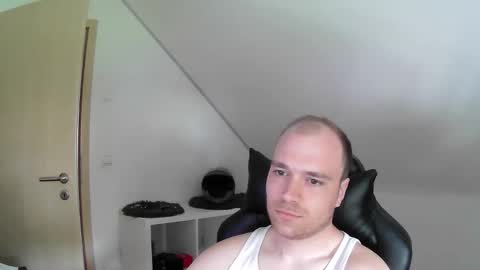 Snapshot of j_german783377 chatting on April 19, 2026, 10:03 am here4y online show from April 19, 2026, 10:03 am