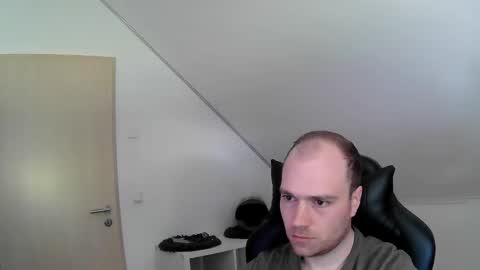 Snapshot of j_german783377 chatting on May 1, 2026, 8:08 am here4y online show from May 1, 2026, 8:08 am