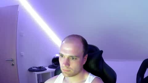 Snapshot of j_german783377 chatting on May 5, 2026, 8:50 pm here4y online show from May 5, 2026, 8:50 pm
