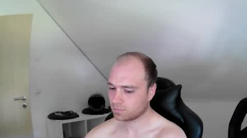 Snapshot of j_german783377 chatting on May 9, 2026, 9:58 am here4y online show from May 9, 2026, 9:58 am