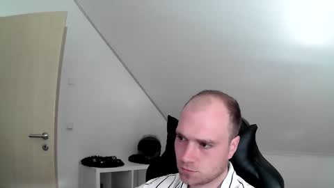 Snapshot of j_german783377 chatting on May 24, 2026, 6:18 am here4y online show from May 24, 2026, 6:18 am