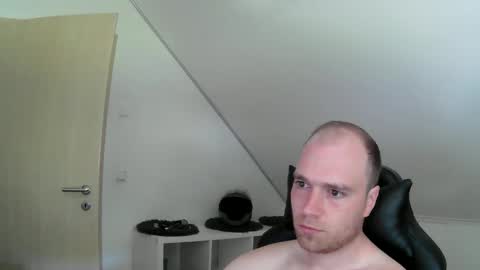 Snapshot of j_german783377 chatting on May 25, 2026, 8:31 am here4y online show from May 25, 2026, 8:31 am