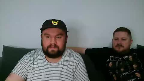 ja_couple online show from April 22, 2026, 6:42 pm