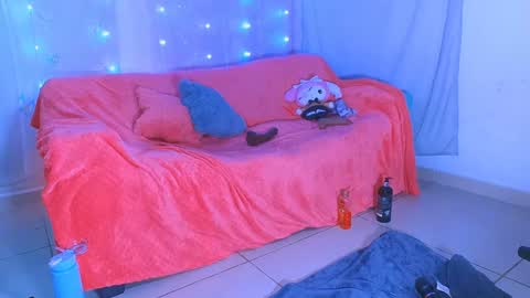 jade 18  online show from January 10, 2025, 6:42 am