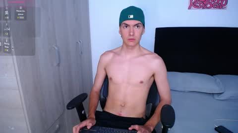 INDEPENDENT MODEL online show from March 1, 2025, 4:04 am