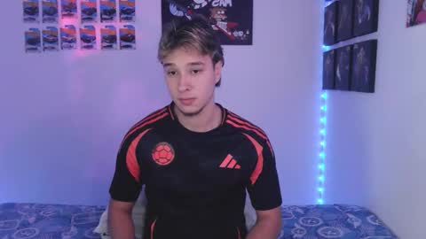 J online show from November 21, 2025, 7:18 am