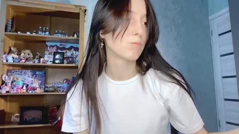 Snapshot of jackelineboldon chatting on November 14, 2025, 9:30 am Alice online show from November 14, 2025, 9:30 am