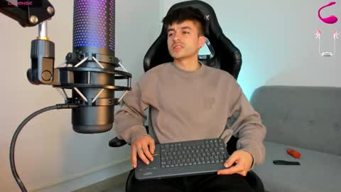 JACOB FERRER online show from February 10, 2026, 5:22 am