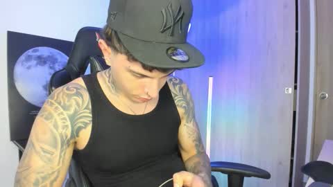 jacobb116 online show from November 14, 2025, 1:26 am