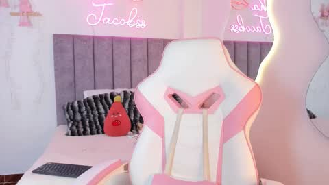 JACOBSS online show from November 18, 2025, 10:14 pm