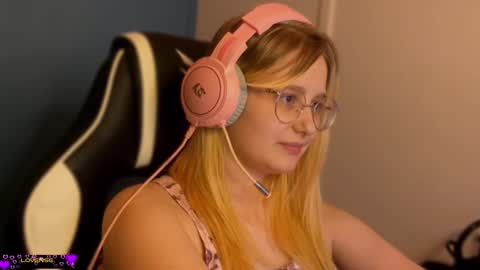 Snapshot of jacywinslat chatting on February 19, 2025, 7:48 pm jacywinslat online show from February 19, 2025, 7:48 pm