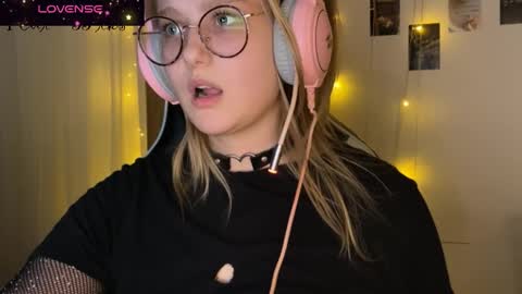 Snapshot of jacywinslat chatting on September 24, 2025, 6:00 pm jacywinslat online show from September 24, 2025, 6:00 pm