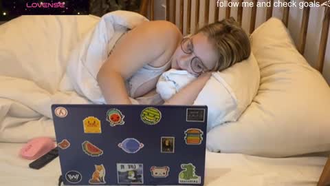 Snapshot of jacywinslat chatting on January 11, 2026, 12:10 pm jacywinslat online show from January 11, 2026, 12:10 pm