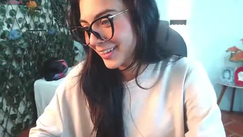 jade_aitana online show from July 3, 2026, 7:42 pm