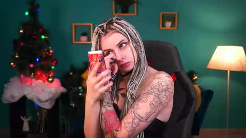 Snapshot of jade_castle chatting on December 15, 2024, 1:13 am jade_castle online show from December 15, 2024, 1:13 am