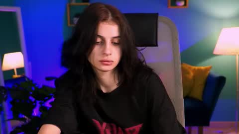 jade_castle online show from January 19, 2026, 4:22 pm