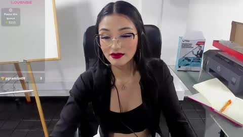 jade_connor online show from April 15, 2026, 9:59 pm