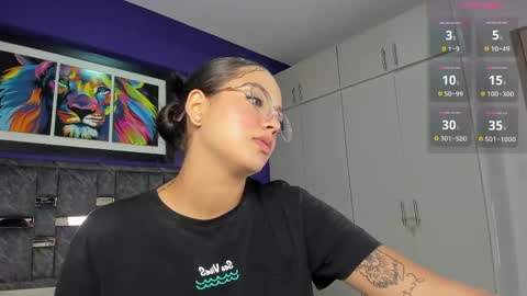 jade_lovv online show from May 13, 2026, 12:13 pm