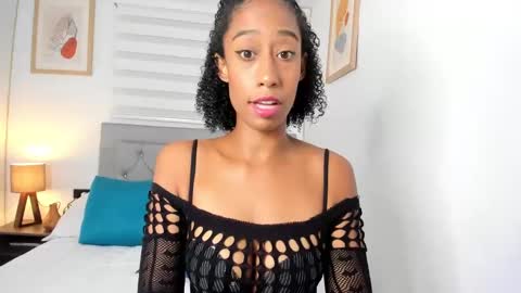 Jade smile online show from December 9, 2024, 2:39 pm