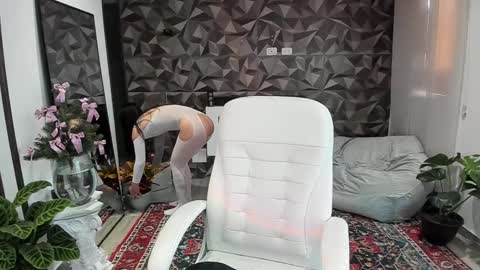 Jade  independent model online show from December 3, 2024, 11:33 am