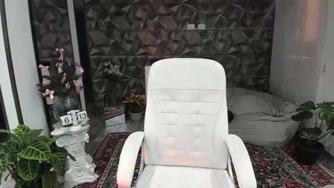 Jade  independent model online show from December 8, 2024, 11:24 am