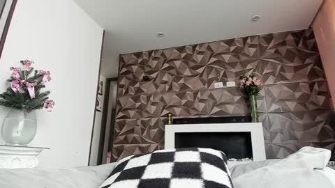 Jade  independent model online show from December 10, 2024, 2:28 pm