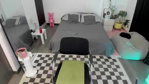 Jade  independent model online show from February 12, 2026, 12:22 pm