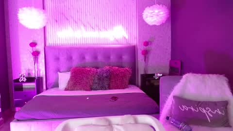 JADE online show from September 25, 2025, 8:56 pm