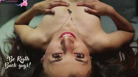 jade white  online show from March 12, 2025, 12:04 pm