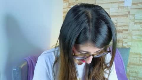 jade white  online show from March 27, 2026, 2:06 pm