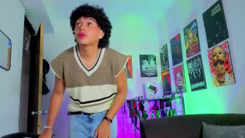 Jade Benett online show from October 10, 2025, 3:27 am