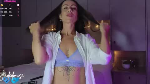 Jade online show from March 20, 2026, 7:41 pm