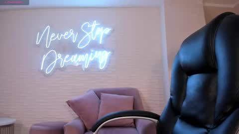 JADE EVANS online show from February 26, 2025, 8:11 pm