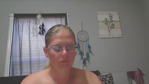 Snapshot of jadeluv chatting on October 4, 2025, 4:49 pm JadeLuv online show from October 4, 2025, 4:49 pm