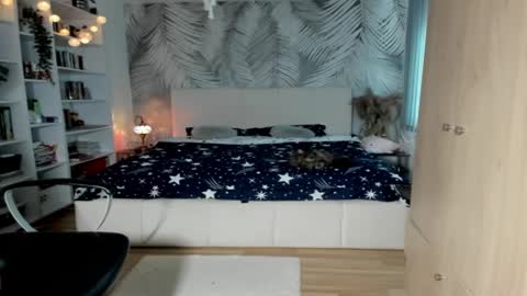 elena online show from January 29, 2025, 6:12 am